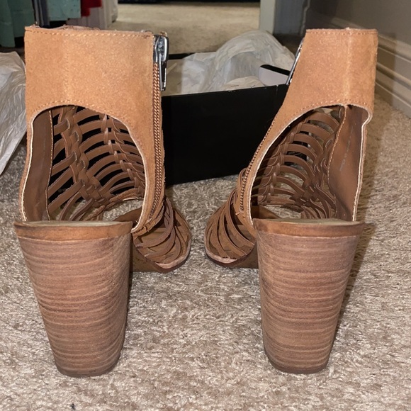 Dolce Vita suede cutout ankle bootie women’s size 9 - Picture 4 of 6